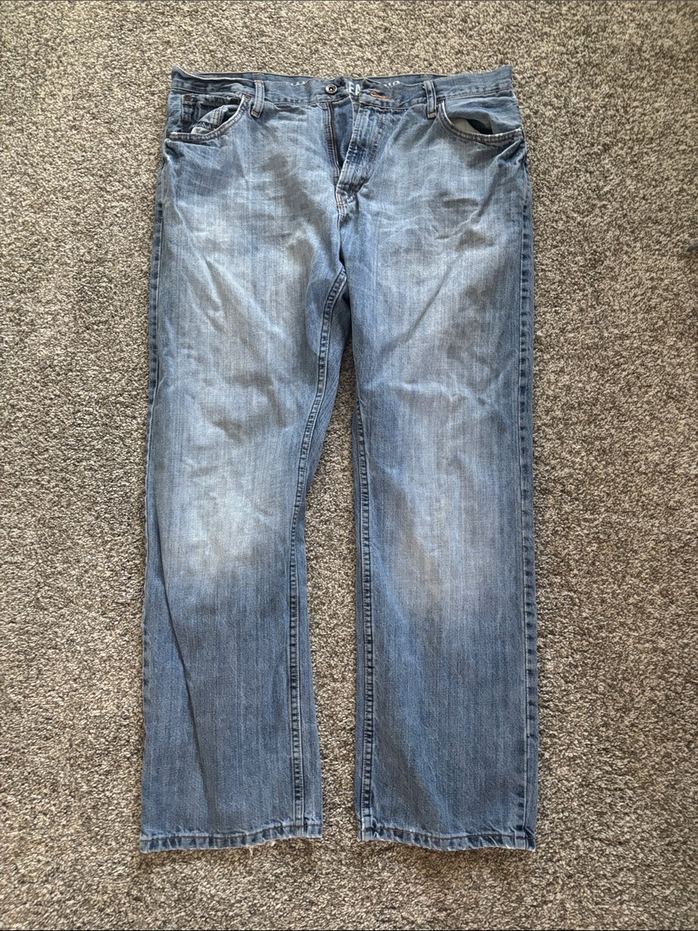 Relaxed Fit Men's Jeans in Faded Blue - Comfortable Everyday Wear